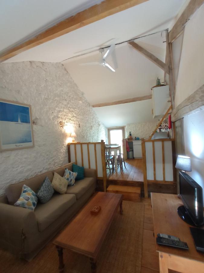 Appartement ecurie le buguet à Saint-Antoine-Cumond Extérieur photo